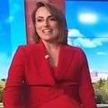 Voditeljka usred emisije podigla noge pa pokazala svoj skriveni talenat: Sad smo sve videli, zaista.