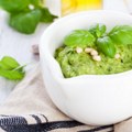 Zaboravite pesto iz prodavnice! Ova domaća verzija pravi se lako, a daje neverovatan šmek svakom jelu