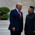 Tramp iznenadio potezom: Evo šta je poručio Kim Džong Unu FOTO