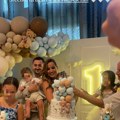 (Foto) ponovo u javnosti: Voditeljka proslavila sinu rođendan, ima troje dece, a iz Srbije pobegla zbog intimnog snimka: Evo…