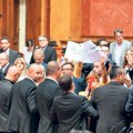 Nasilje opozicije u parlamentu