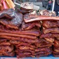 Još danas u Kačarevu čuvena slaninijada Evo u kojem mestu možete nabaviti najbolju slaninu