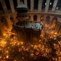 Sveti plamen: Uz jake mere bezbednosti Blagodatni oganj u Hramu vaskrsenja Hristovog u Jerusalimu
