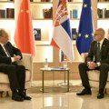 Премијер Вучевић са високим кинеским званичником: Србија опредељена да негује добре односе и челично пријатељство (фото)