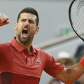 Novak Đoković pobedio u osmini finala Rolan Garosa: Uprkos povredi kolena šampion došao do neverovatnog trijumfa