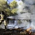 Besne požari u Grčkoj: Vatrogasci se bore sa vatrenom stihijom na tri ostrva