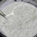 Tzatziki sos: Recept za perfektan letnji umak