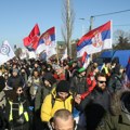 Studenti pešače od Beograda i Niša za Kragujevac, i glumci na ulicama