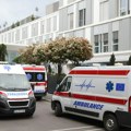 Mladiću (19) u Leskovcu slomljena lobanja: Pretukao ga poznanik na parkingu: Lekari mu se bore za život
