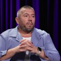 „Kad su roditelji ostali bez posla, raznosio sam mleko i od toga smo živeli“: Naš pevač je pre popularnosti mukotrpno…