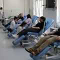 Institut za transfuziju krvi pozvao građane da daju krv: „Ne znaš kome pomažeš, ali znaš da spasavaš. Daj krv. Podeli nadu.“…