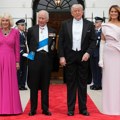 Na večeri u Beloj kući, Melanija i kraljica Kamila oduševile modnim kreacijama