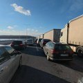 AMSS: Na Batrovcima teretnjaci čekaju četiri sata na izlaz, na Šidu i Bezdanu tri