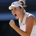 Linda Noskova šampionka Vimbldona
