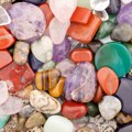 Vredniji čak i od zlata - Otkriven redak mineral koji u jednom kristalu krije gotovo ceo periodni sistem