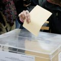 Otvorena birališta, građani mogu da glasaju do 20 časova