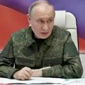 Putin se u uniformi pojavio u Kursku