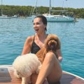 Nina Badrić podelila slike sa luks jahte: Pokazala kako uživa: Mokra kosa, osmeh na licu i psi