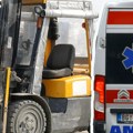 Погинуо радник у занатској радњи: Прикљештио га виљушкар, лекари нису могли да му помогну