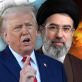 "Obustavljamo napade na Iran!" Tramp saopštio šokantnu odluku nekoliko sati pre isteka primirja: "Zamolili su me..."