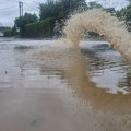 Situacija sa poplavama u Čačku i Novom Pazaru stabilizovana; Sprečeno dalje nadiranje reke kod Lazarevca