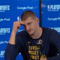 "A možda smo mi To sve lažirali!" Nikola Jokić "driblao" američke novinare kao nikada pre posle eliminacije Lejkersa iz NBA…