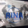 Brutalna tuča dečaka u centru Novog Pazara: Jezivi snimci nasilja pojavili se u javnosti, niko od vozača nije stao da ih…