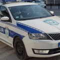 Muškarac u Kragujevcu izazvao saobraćajnu nezgodu, pobegao sa lica mesta, potom vređao pa napao policajce nanevši im lakše…