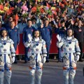 Kina odlikovala astronaute misije Šendžou-17