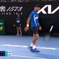 VIDEO Novak ovako još nije razbucao reket: Malo je falilo da bude pravi trik