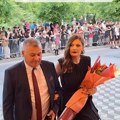 FOTO Fotografija maturantkinje iz Vranja oduševila Srbiju: Ušla na gala veče u dresu Partizana