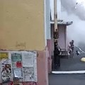 Potresan snimak iz Rusije: Dečak za dlaku izbegao smrt, zgrada eksplodirala! (video)