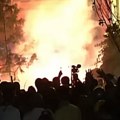 Dvojica Novosađana uhapšenih na protestu u petak puštena da se brane za slobode, ispred suda se okupili građani