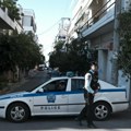 Srušio se balkon sa zgrade u Grčkoj: Žena čudom izbegla smrt (VIDEO)