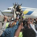 Znak smirivanja u Sudanu: Posle tri godine sleteo putnički avion, dočekan s oduševljenjem