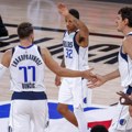 Amerikancu zbog vakcine završili NBA karijeru: Bio je jedan od Dončićevih najboljih saigrača