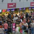 "Tri sata sam čekala da izađem sa aerodroma!" Kolapsi širom Evrope, a šta će tek biti od 10. aprila?! Jedno je sigurno -…