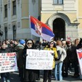 „Đaci u zatvoru, ćaci na slobodi“: Protest u Nišu, u organizaciji maturanata, zbog izmena zakona o obrazovanju
