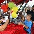 Srećan početak školovanja: Grad Šabac podelio besplatne komplete udžbenika i rančeve prvacima (foto)