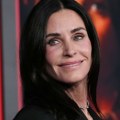 Monika iz "Prijatelja" više nije ista: Glumica režirala jezivi triler zasnovan na stvarnom zločinu, u filmu glumi i njena ćerka…