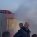Dim kulja iz gradskog autobusa, putnici evakuisani: 511 ponovo u plamenu na Obrenovačkom putu