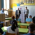 Opština Ivanjica i Agencija za bezbednost saobraćaja donirali auto-sedišta za mališane u Prilikama (VIDEO)