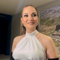(Video) "Brinula sam se kako će ljudi danas stići na koncert" Jelena Tomašević priznala da ima tremu, pa progovorila o…