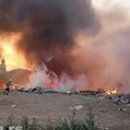 Gori divlja deponija kod Smedereva: U blizini crkva i kuće, vatrogasci na terenu