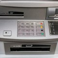 Evo kako na bankomatima kradu novac! Snimak otkriva šta prevaranti urade kako bi novčanice ostale unutra