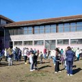 Za 2 sata posadili 100 sadnica! Đaci, roditelji i nastavnici OŠ "Mladost" u zajedničkoj akciji i jedno veliko bravo!