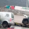 Tri osobe povređene, delovi vozila rasuti po putu. Stravična saobraćajna nesreća na putu Podgorica-Cetinje, sudarili se kamion…