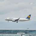 Lufthansa u gubitku u prvoj polovini godine