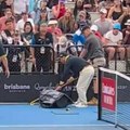Pojavio se snimak drame sa drugom najotrovnijom zmijom sveta, koja je prekinula teniski meč u Australiji