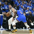 Dupli berjk u NBA: Dončić šepao i "razbio" Tanderse, Mičel vodio Klivlend do trijumfa u Bostonu